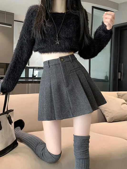 Klasyczna spódnica mini – college vibe