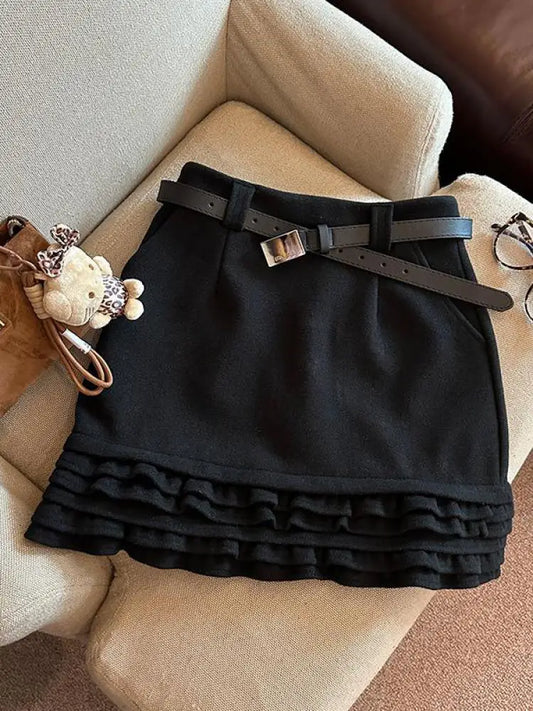 Spódniczka mini z falbaną i wysokim stanem