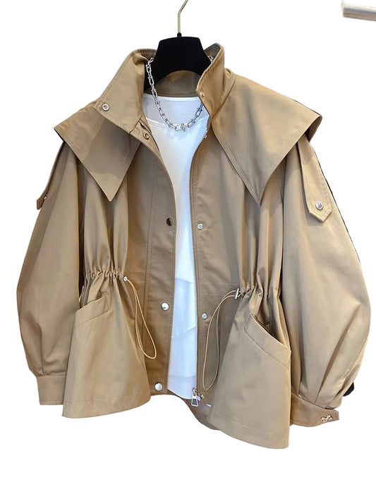 Długi trencz damski – klasyka zawsze w modzie