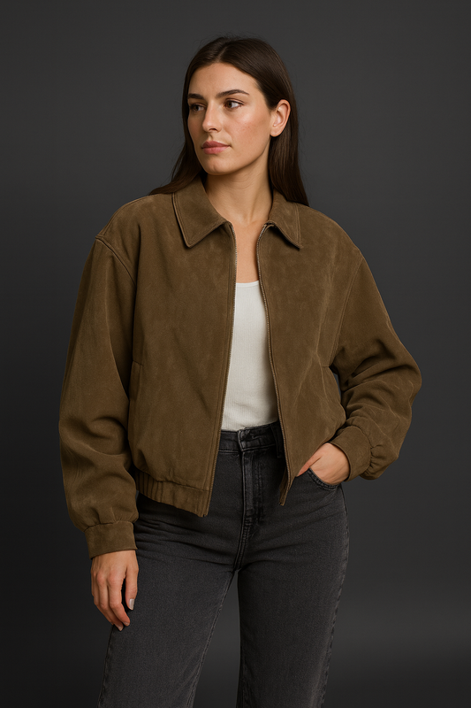 Płaszcz z paskiem – elegancja w prostym wydaniu