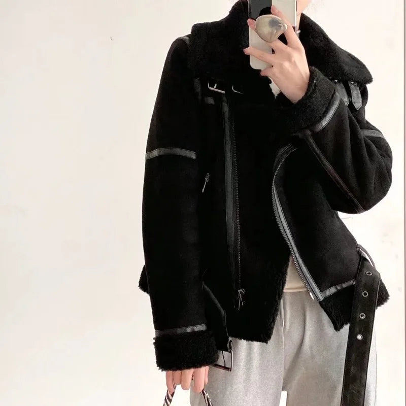 Kurtka biker ze sztucznego futra – ciepły zimowy styl