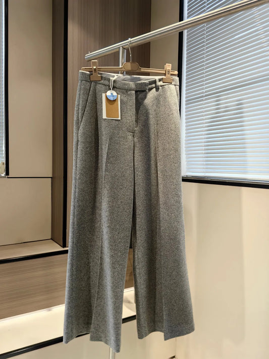 Wełniane spodnie casual – luźny krój na każdy dzień