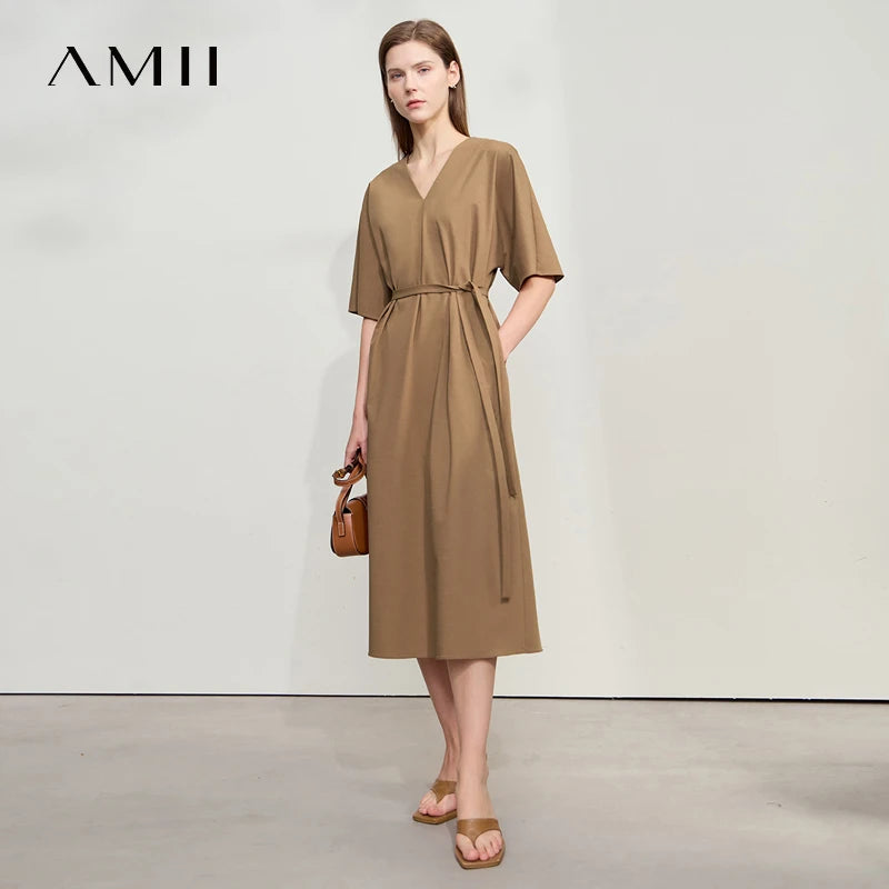 Sukienka Amii z dekoltem V