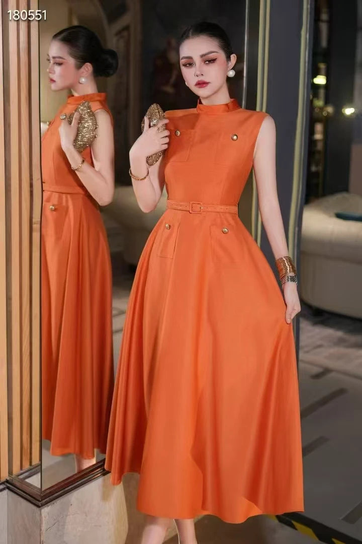 Sukienka z jedwabiu i wełny z paskiem