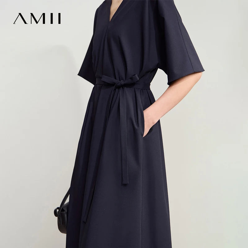 Sukienka Amii z dekoltem V