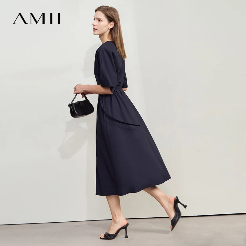 Sukienka Amii z dekoltem V