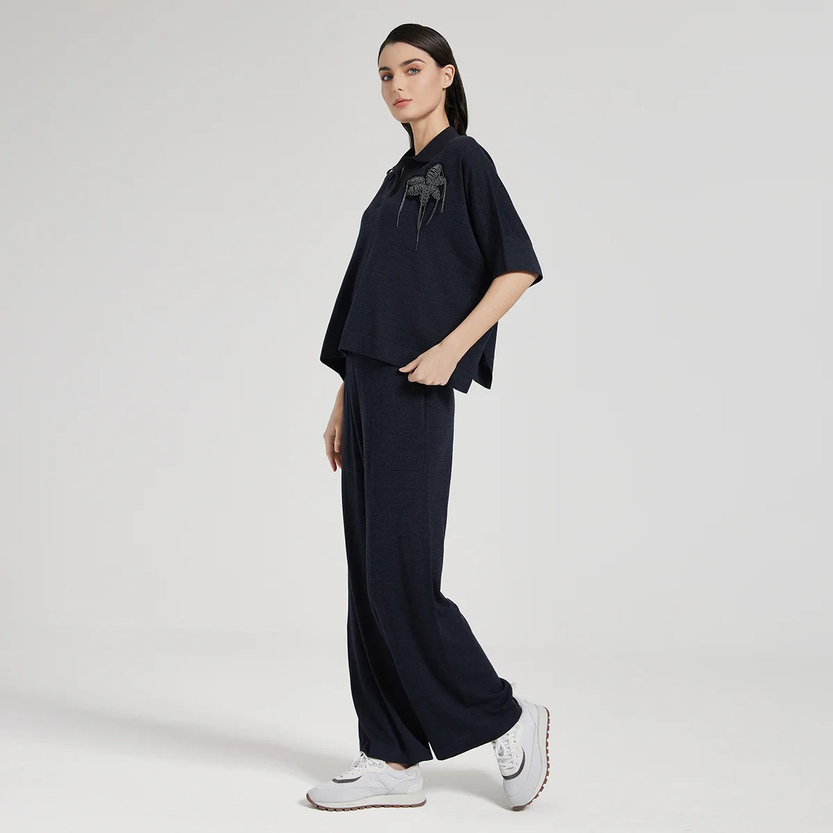 Sweter polo z haftem – wełna merino & jedwab