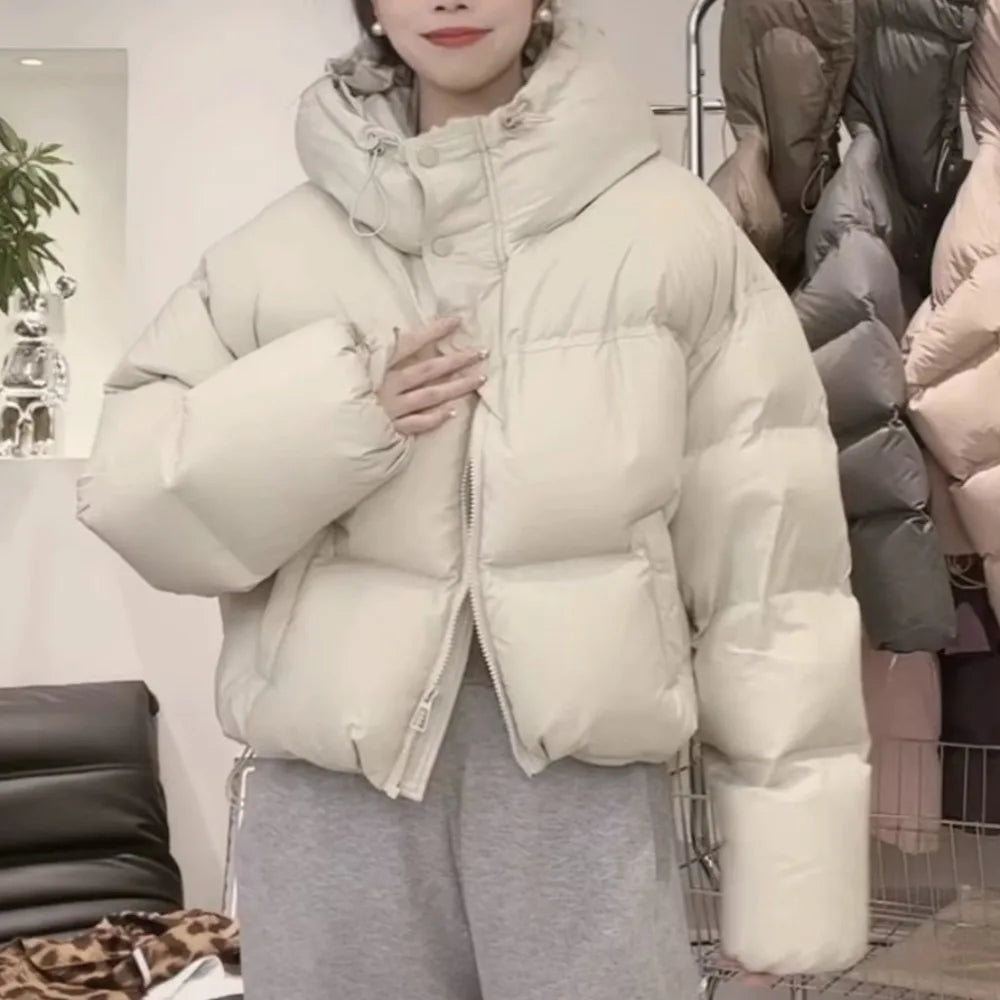 Biała kurtka puchowa – oversize, zimowa